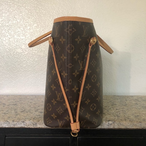 SOLD Authentic Louis Vuitton Monogram Neverfull MM - Picture 3 of 8